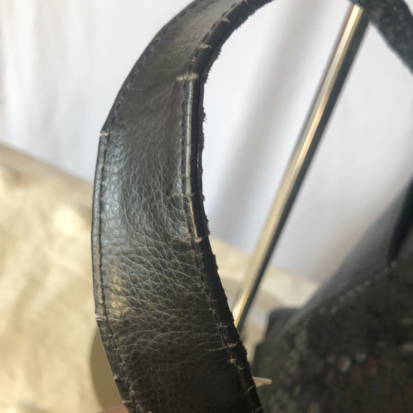 STONE & COMPANY black leather snakeskin print shoulder bag. Silver hardware. - Picture 7 of 14